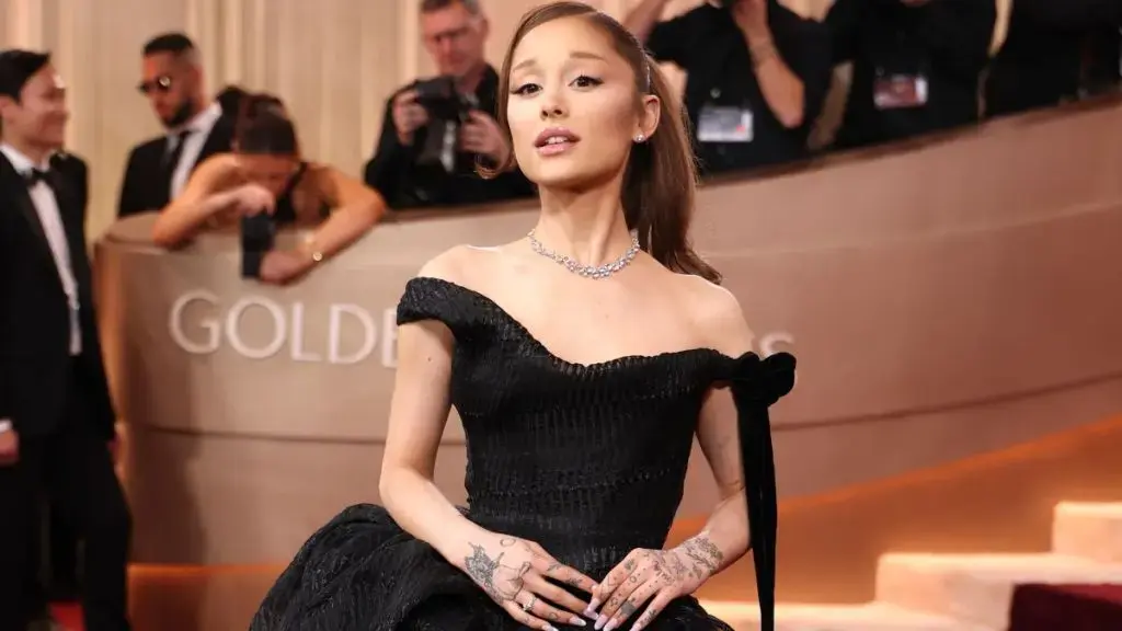 Ariana Grande, ținută îndrăzneață pe scenă în turneul Eternal Sunshine