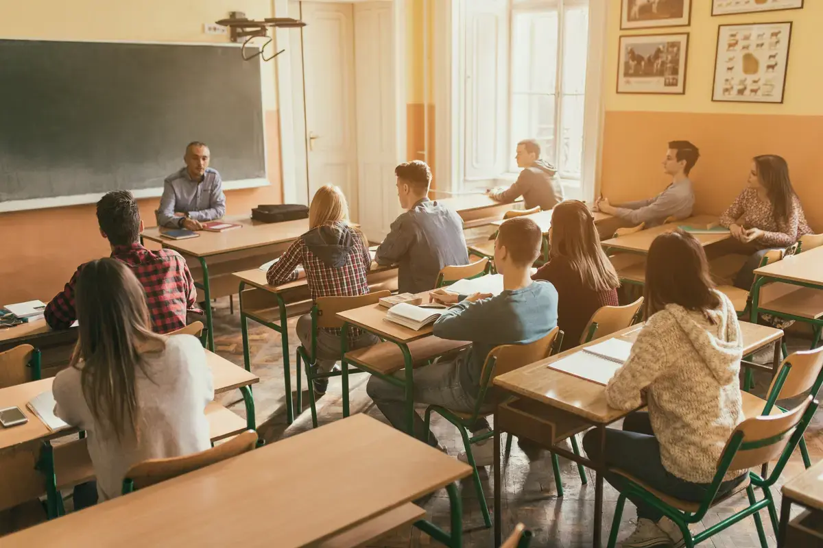 Când încep vacanțele de vară și când revin elevii la școală în toamnă. Noul an școlar aduce schimbări importante