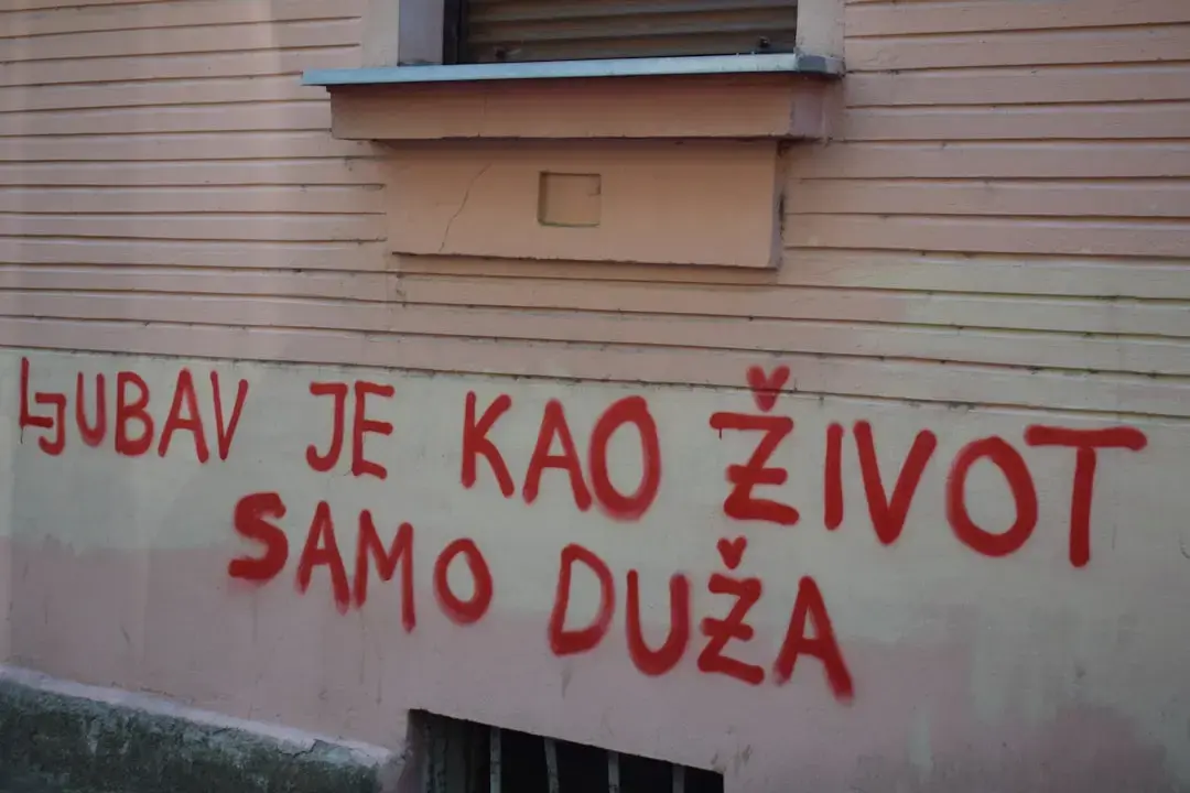 Cele mai sălbatice tendinţe de încălţăminte ale modei iau o întorsătură ciudată