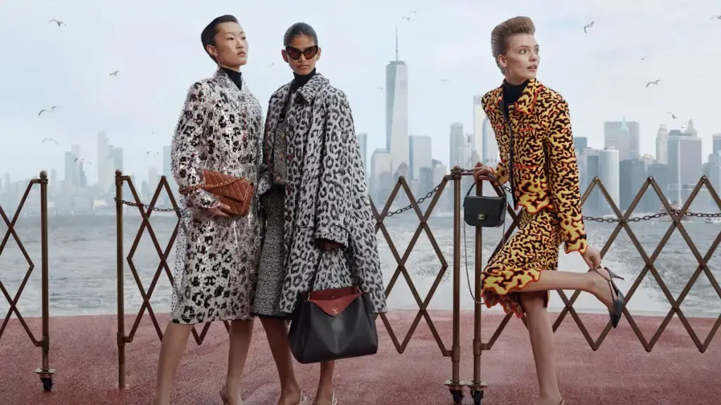 Chanel cucerește New York-ul cu o campanie Pre-Fall 2026 futuristă
