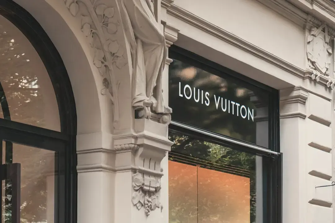 Comparațiile lui Louis Vuitton Vans ridică întrebări despre originile stilului