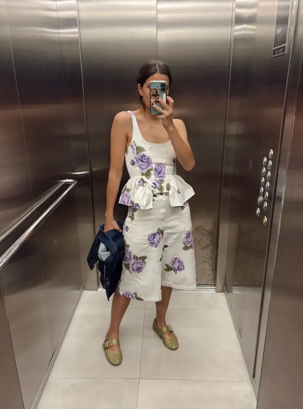 Floral Denim preluă stilul din Madrid