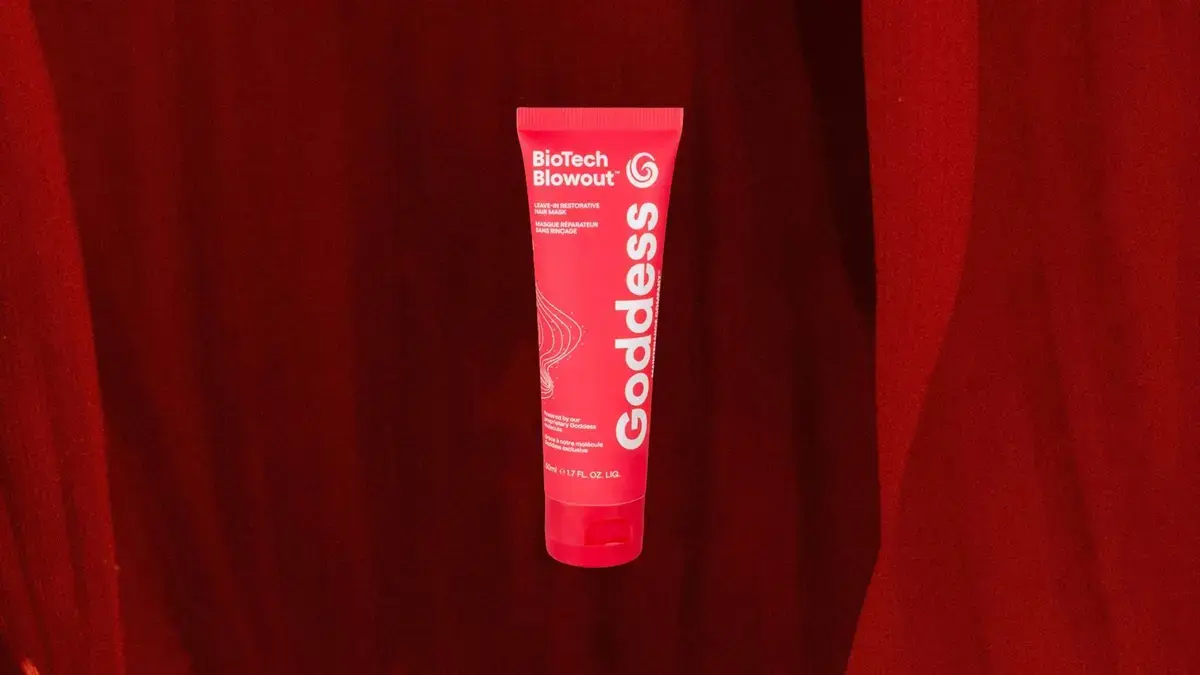 Goddess Maintenance BioTech Blowout: Rezistă coafura umidității din New York?