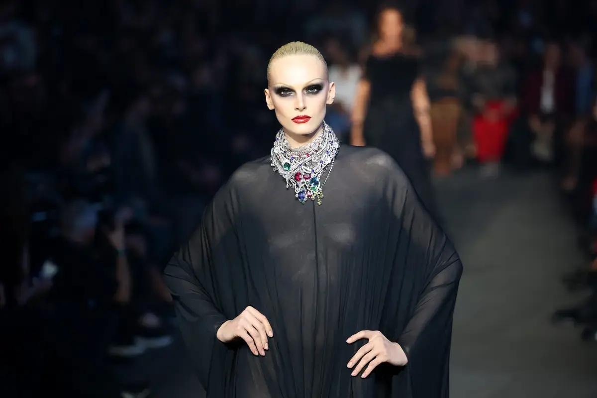 Gucci aduce glamour la Times Square