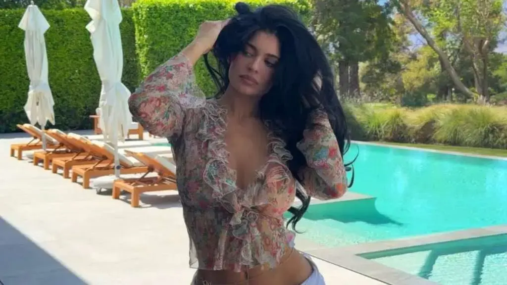 Îmbrăcămintea îndrăzneală a lui Kylie Jenner atrage atenția
