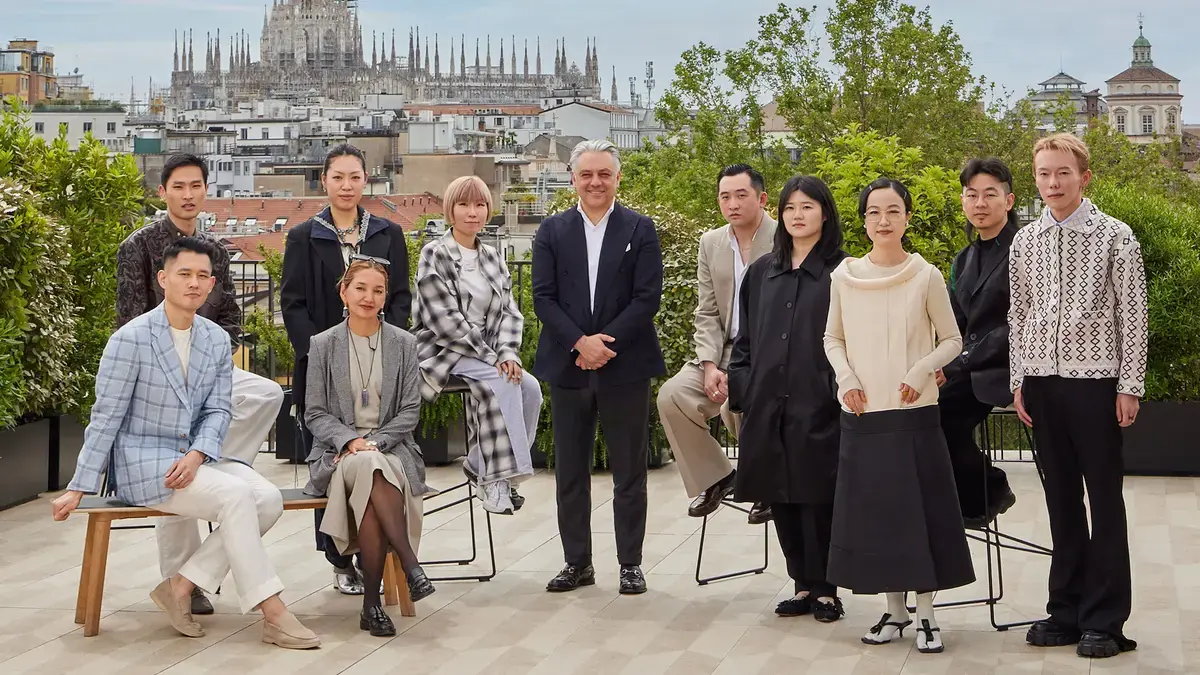 Kering cultivă talentele modei chineze în Europa