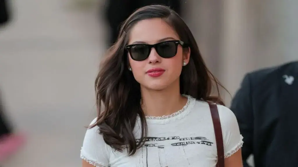 Mini rochia Olivia Rodrigo e mai grea decât se aștepta