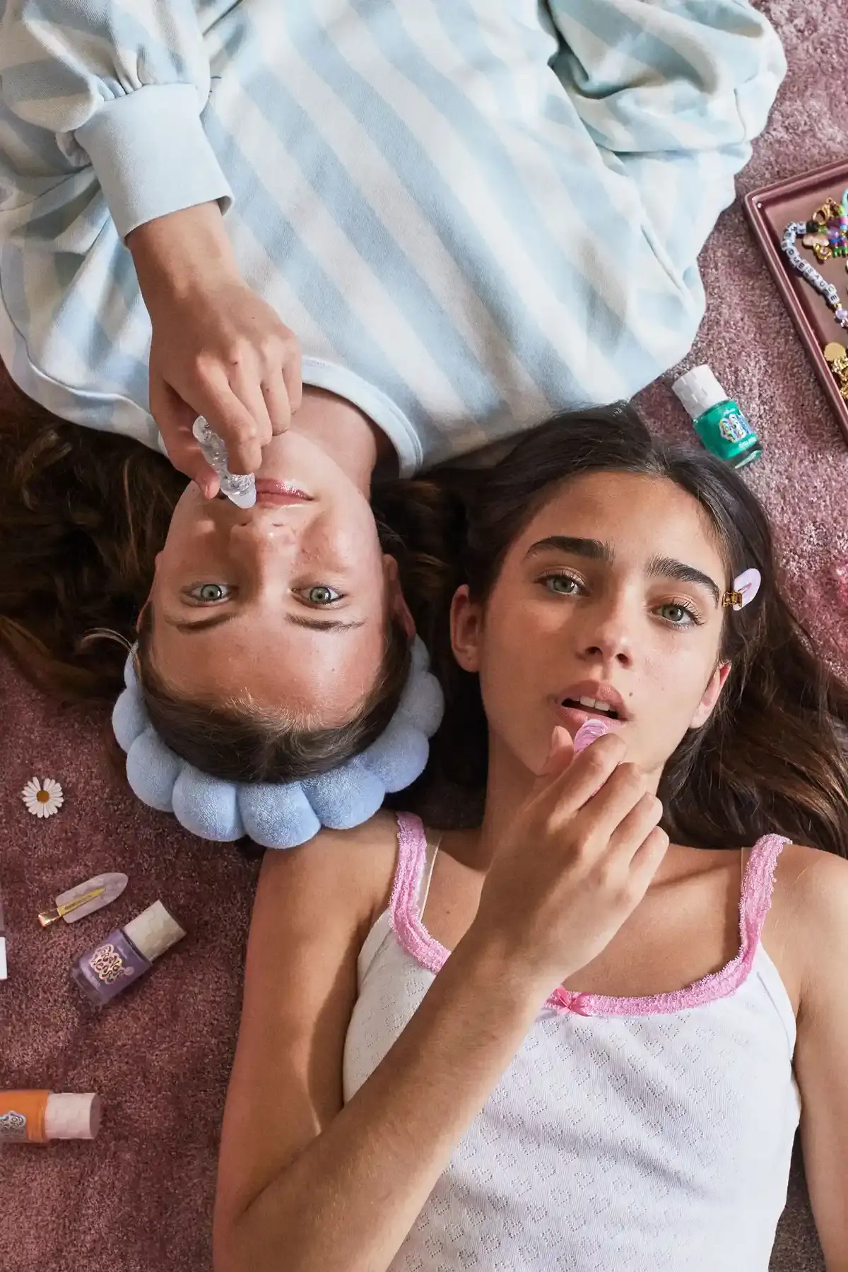 Neon Rebels: Noua destinație pentru adolescenți