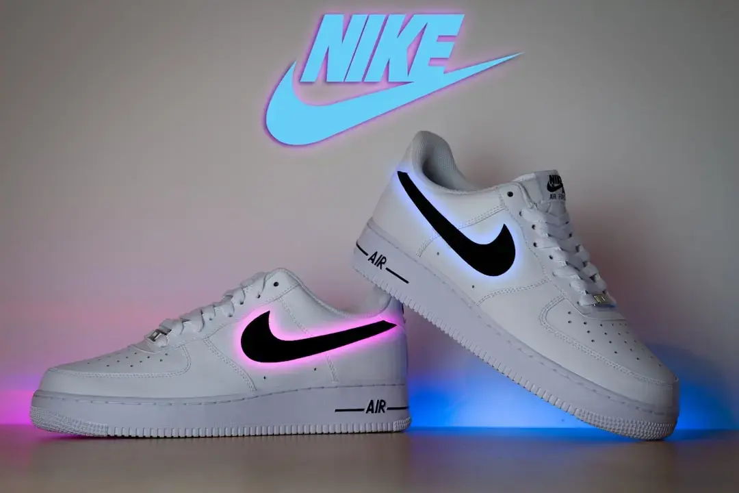 Nike Air Force 1 cu piele patentată stârnește comparații cu Timberland