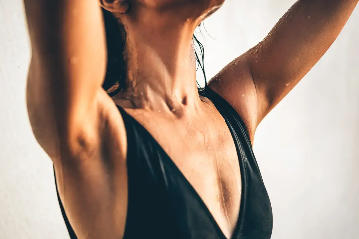 Piele radiantă de la cap la picioare: Secretul loțiunilor cu Vitamina