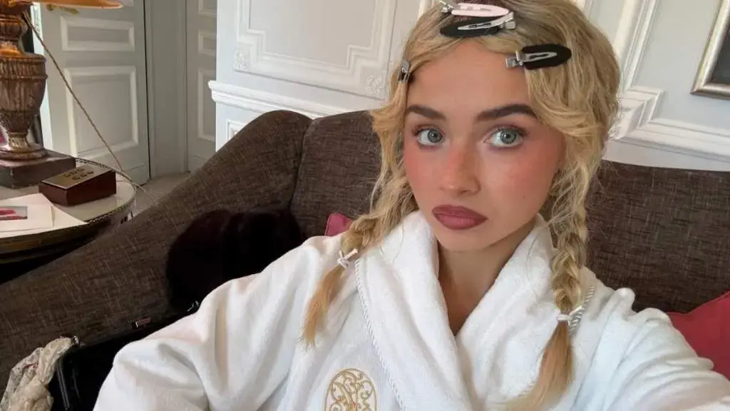 Sabrina Carpenter's Dior Look fură spectacolul