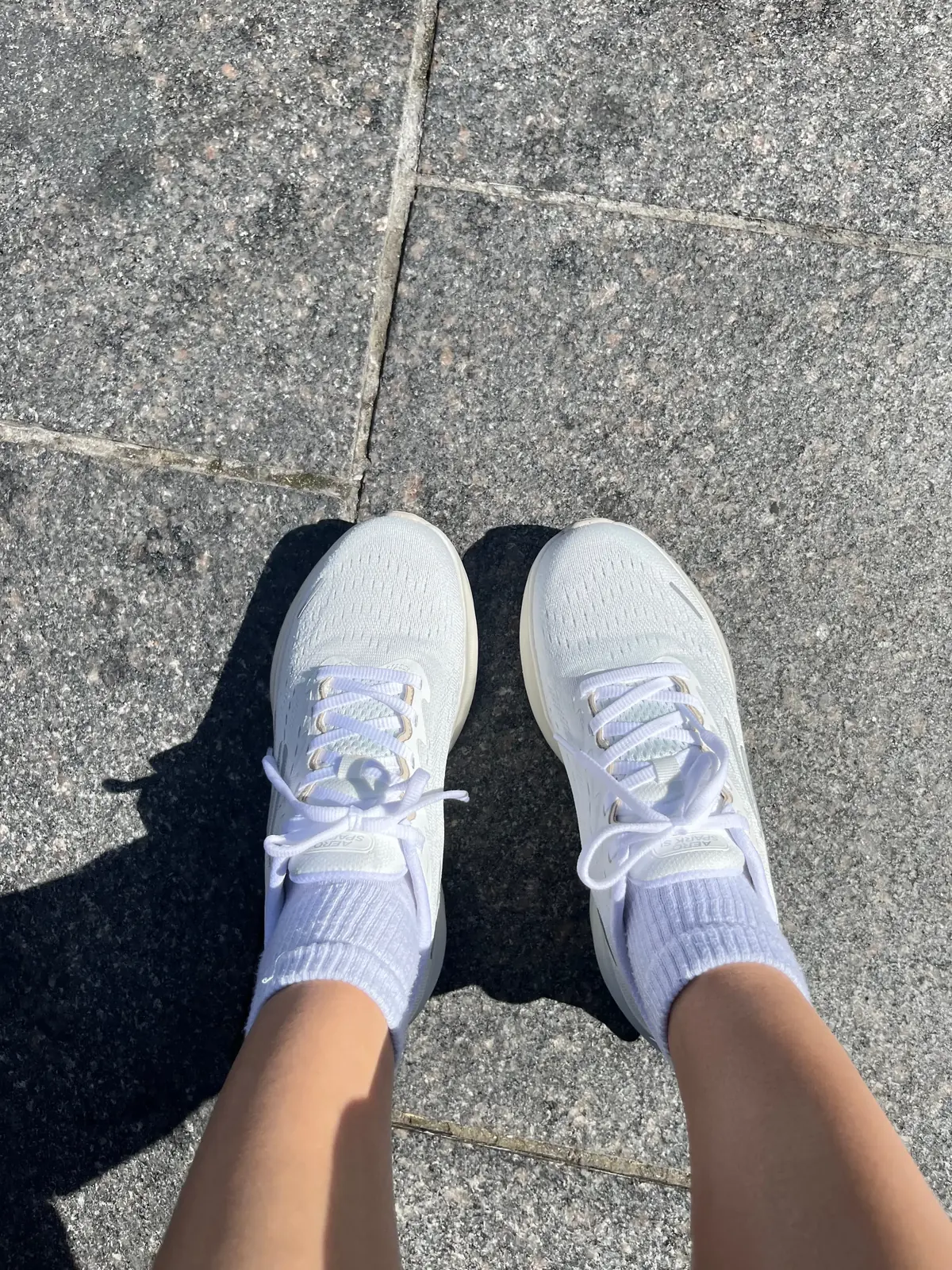 Skechers Aero Spark: un antrenor zilnic care surprinde prin confort și ușurință