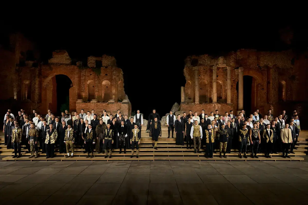Spectacol de neuitat la Taormina: Dolce & Gabbana uimesc cu Alta Sartoria
