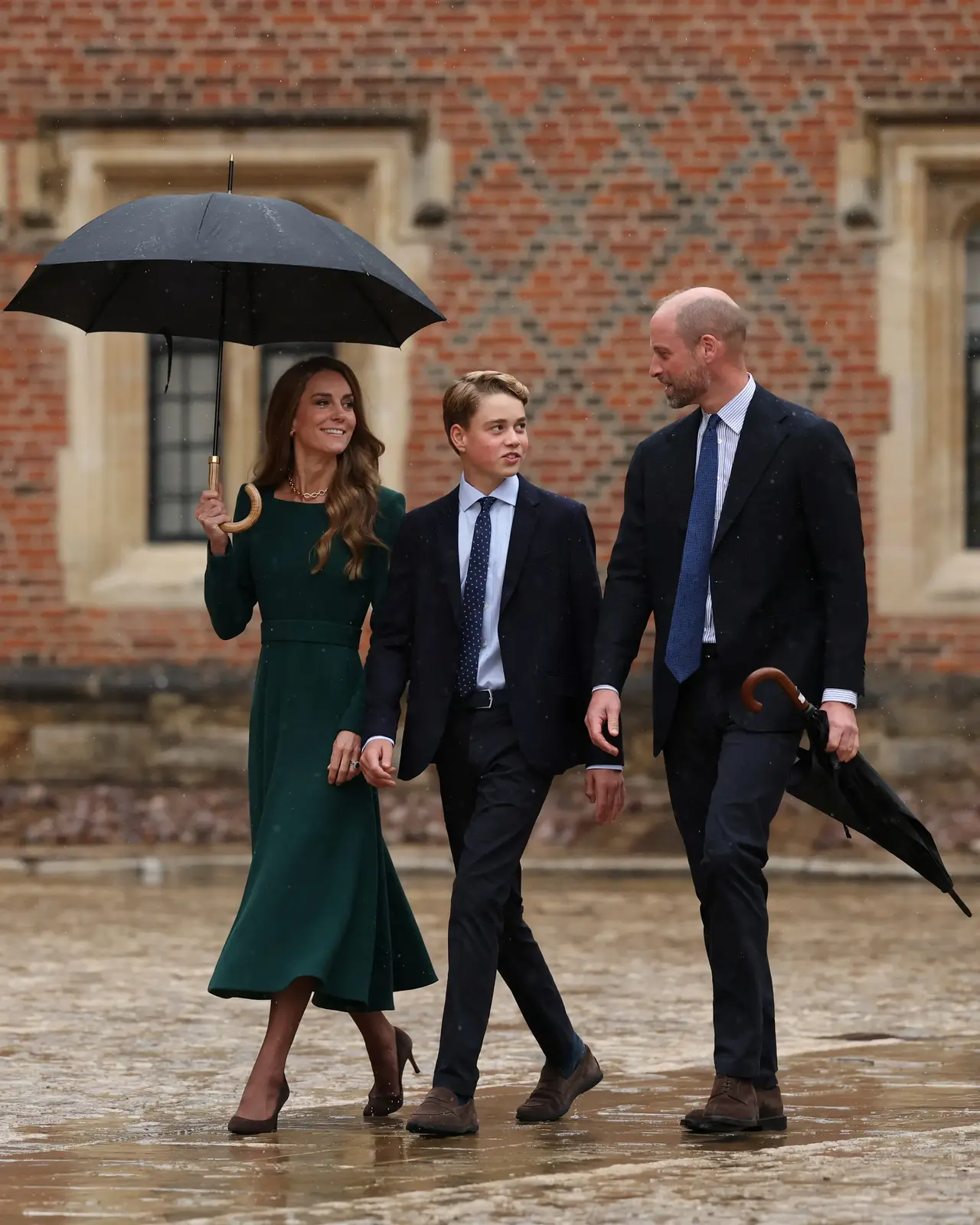 Kate Middleton, eleganță discretă la prima zi de școală a lui George la Eton